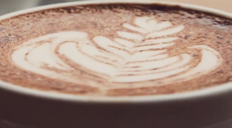 https://www.nescafe.com/gb/sites/default/files/2023-09/latte-vs-cappuccino-header-horizontal.jpg