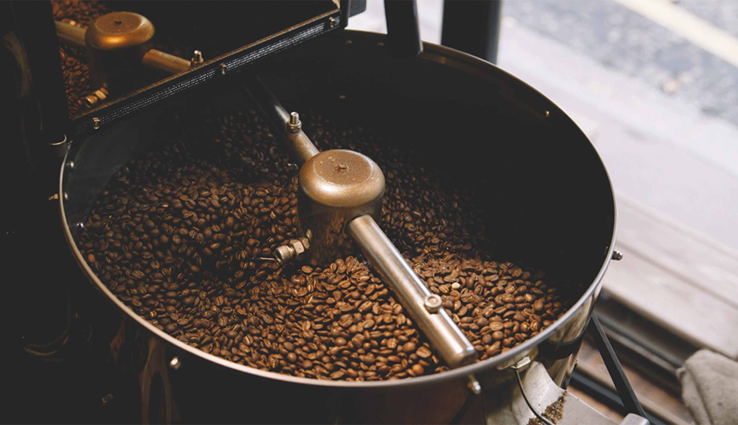 Exploring the Coffee Roasting Process for a Delicious Cup of Black Coffee