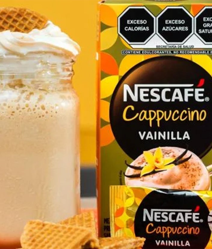 NESCAFÉ Cappuccino Waffle step 1
